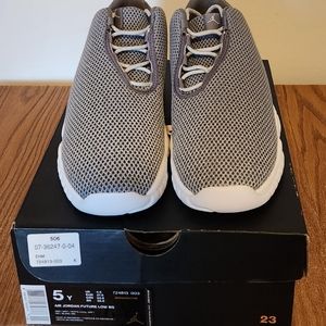 Air Jordan Future Low sz 5y